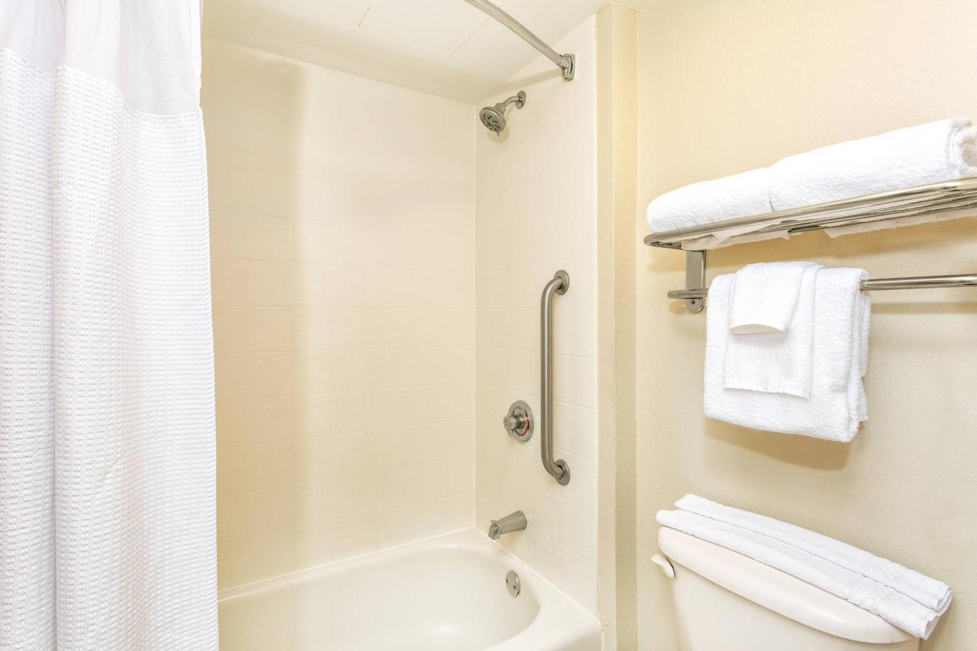 Springhill By Marriott Miami Airport South Blue Lagoon Area 3*