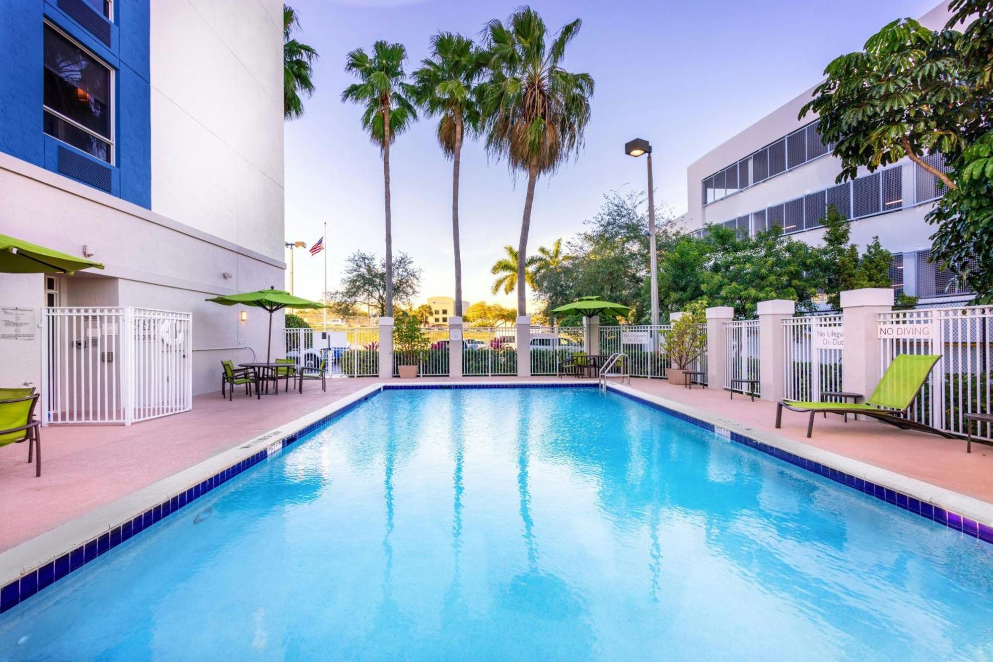 Springhill By Marriott Miami Airport South Blue Lagoon Area 3*